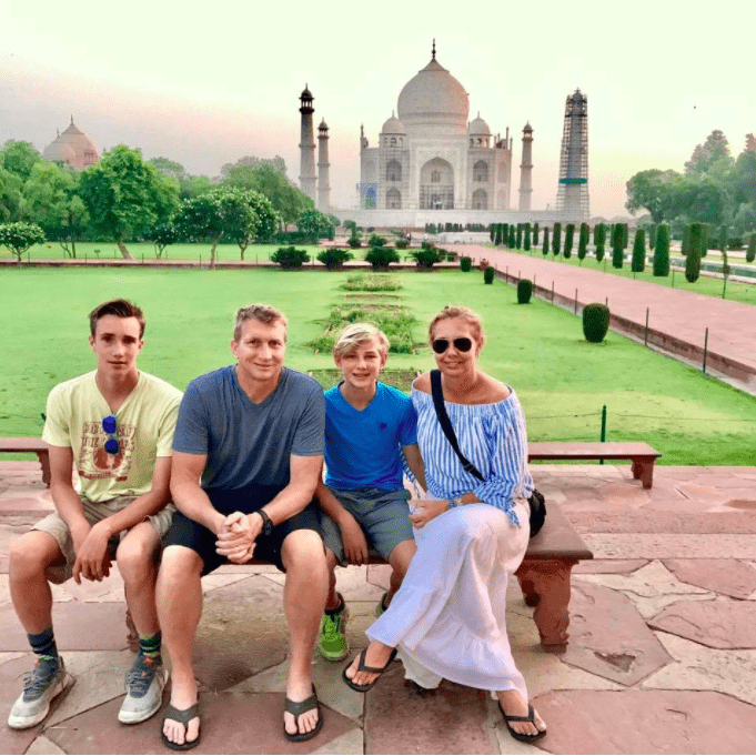 family visiting taj mahal, Agra, India
