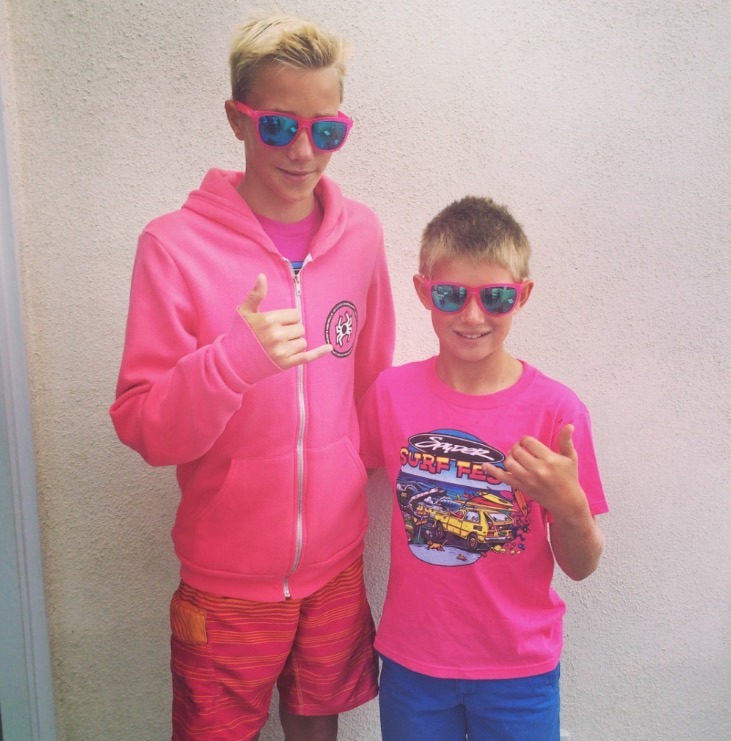 kids supporting mom with breast cancer