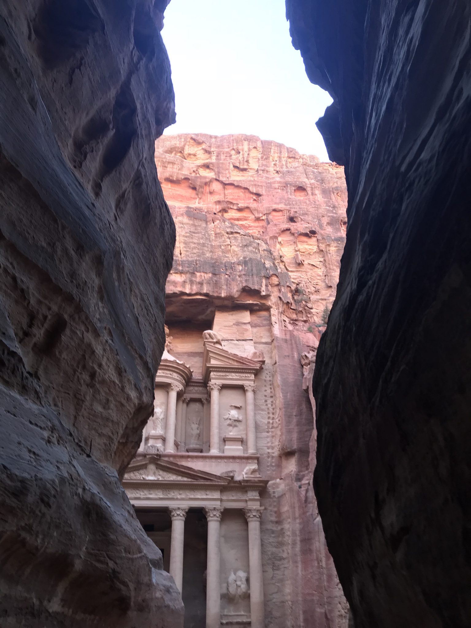 first glimpse of the treasury in petra