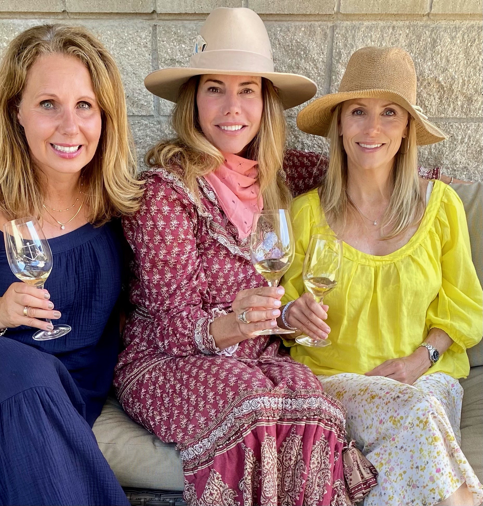 girls weekend away to go wine tasting