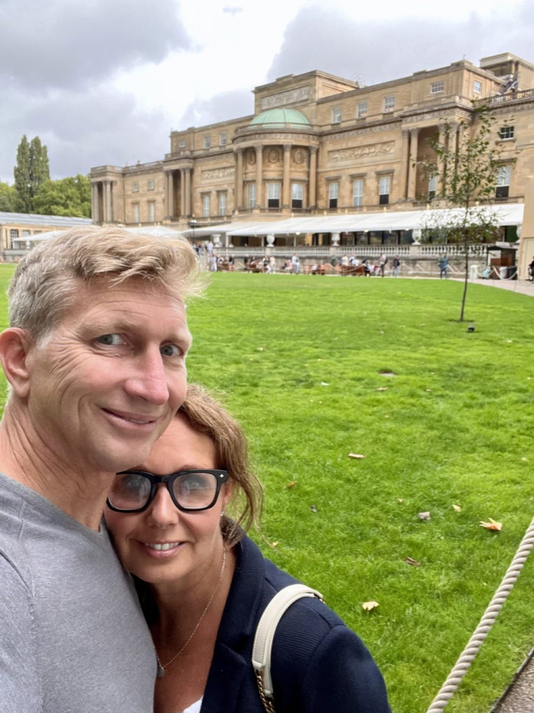 Visit Buckingham Palace in London, England • My Travelling Circus