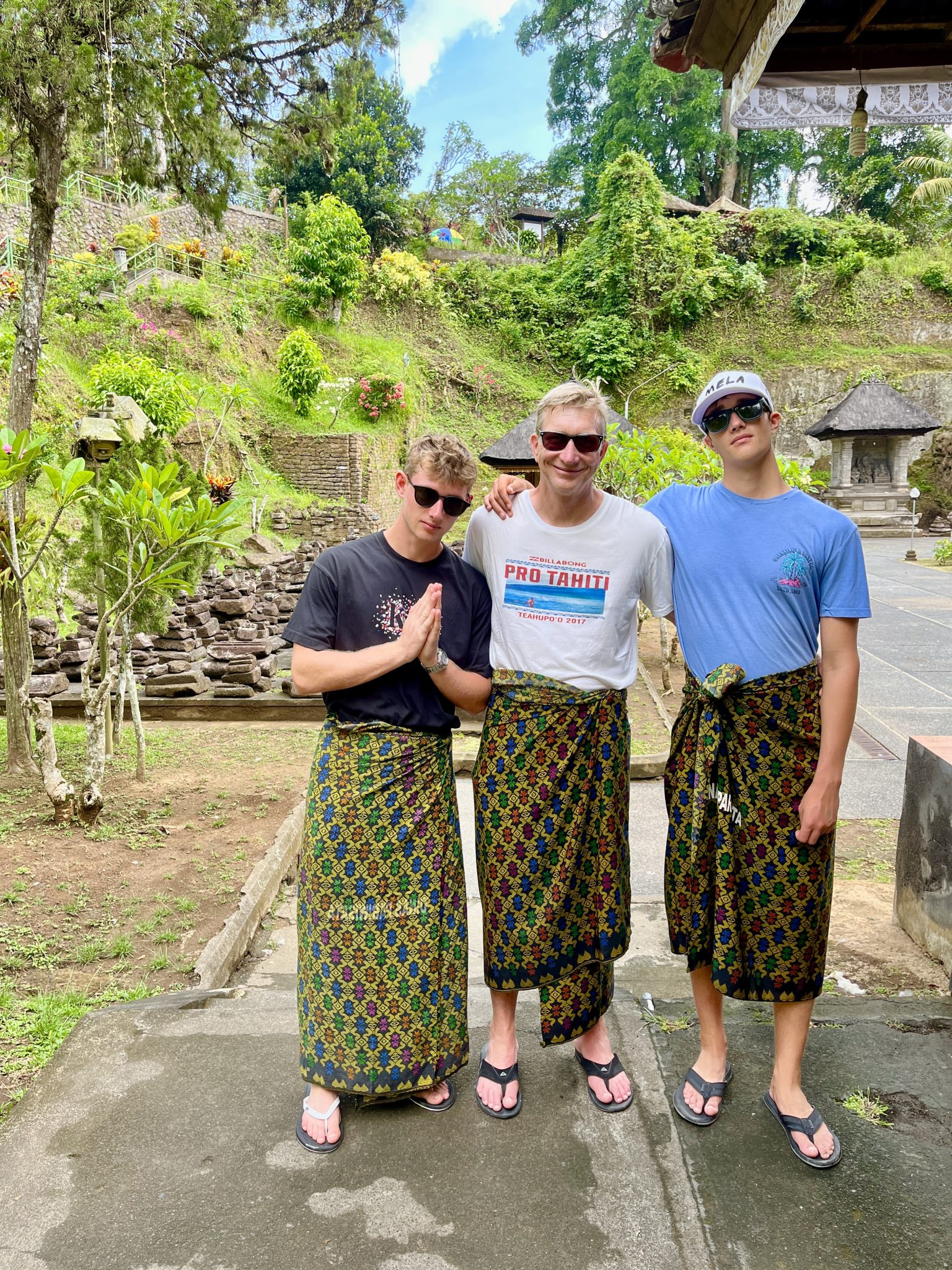 why you need to wear sarongs when visiting temples in Bali
