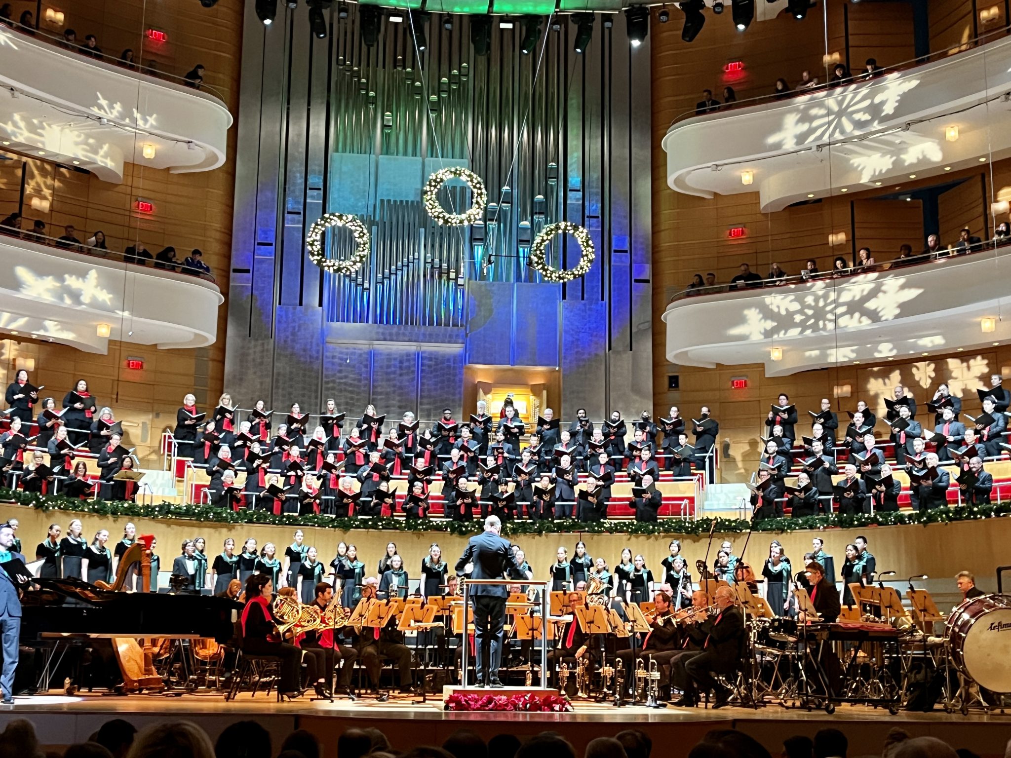 Things to do this holiday season - 'Tis the Season' Pacific Chorale Concert at Segerstrom Concert Hall