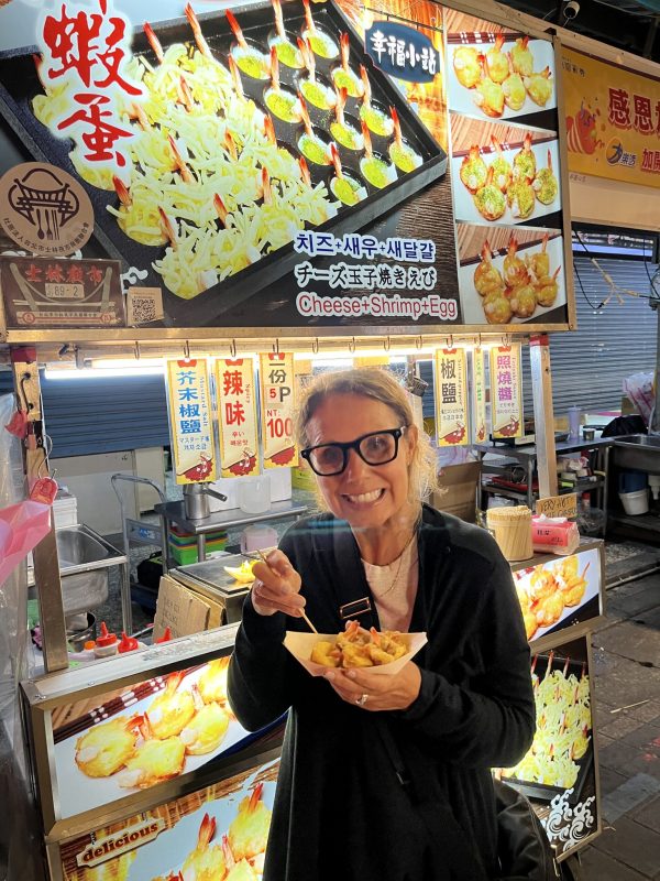 With a 15-hour layover in Taipei, Taiwan you can visit Shillin night market