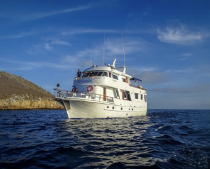 group tours in the galapagos islands