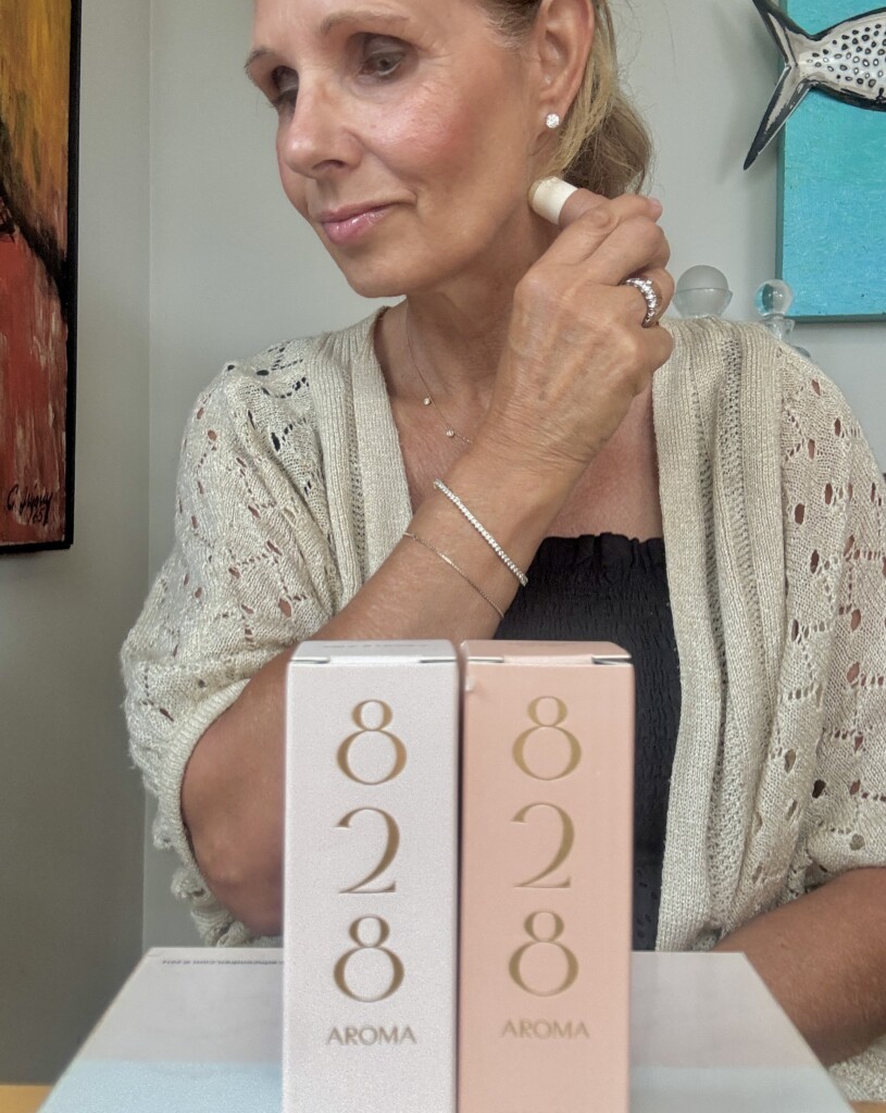  828 Aroma is a solid, alcohol-free fragrance perfume